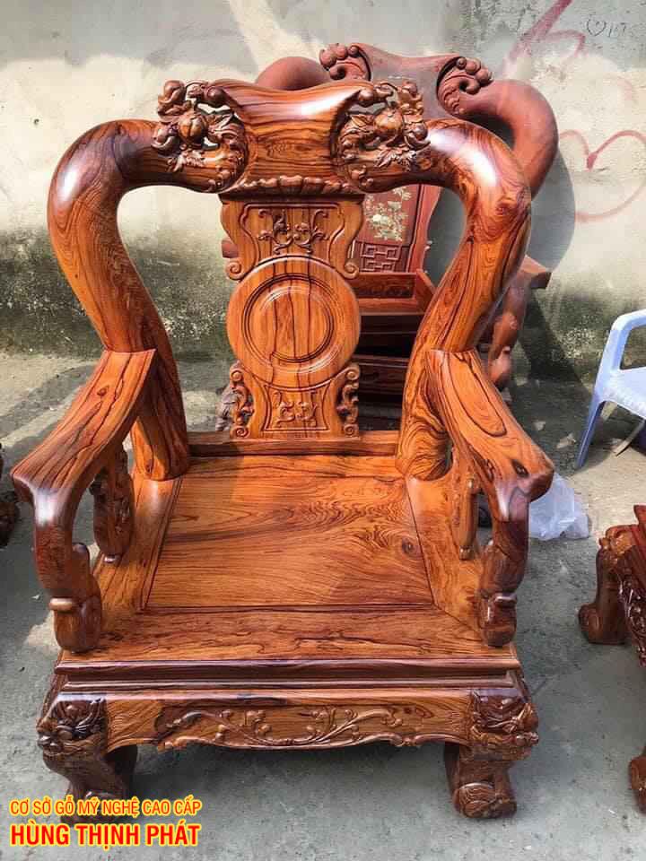 ghê con gỗ Cẩm Lai tay 12 đúc Đào