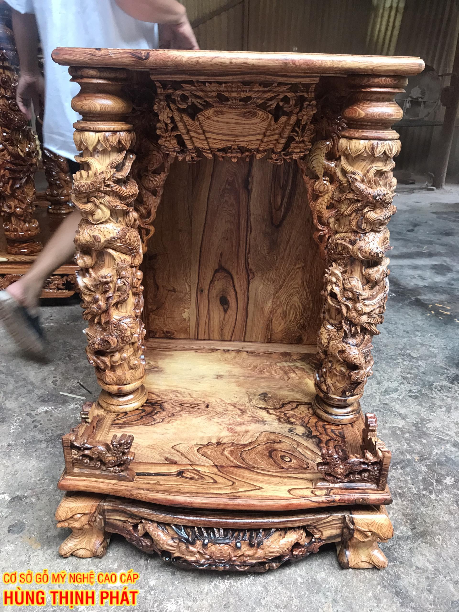 Bàn Thờ Thần Tài Đẹp Gỗ Cẩm Lai - BTTT907: Tạo một không gian linh thiêng và thịnh vượng cho gia đình của bạn với bàn thờ thần tài đẹp gỗ cẩm lai BTTT