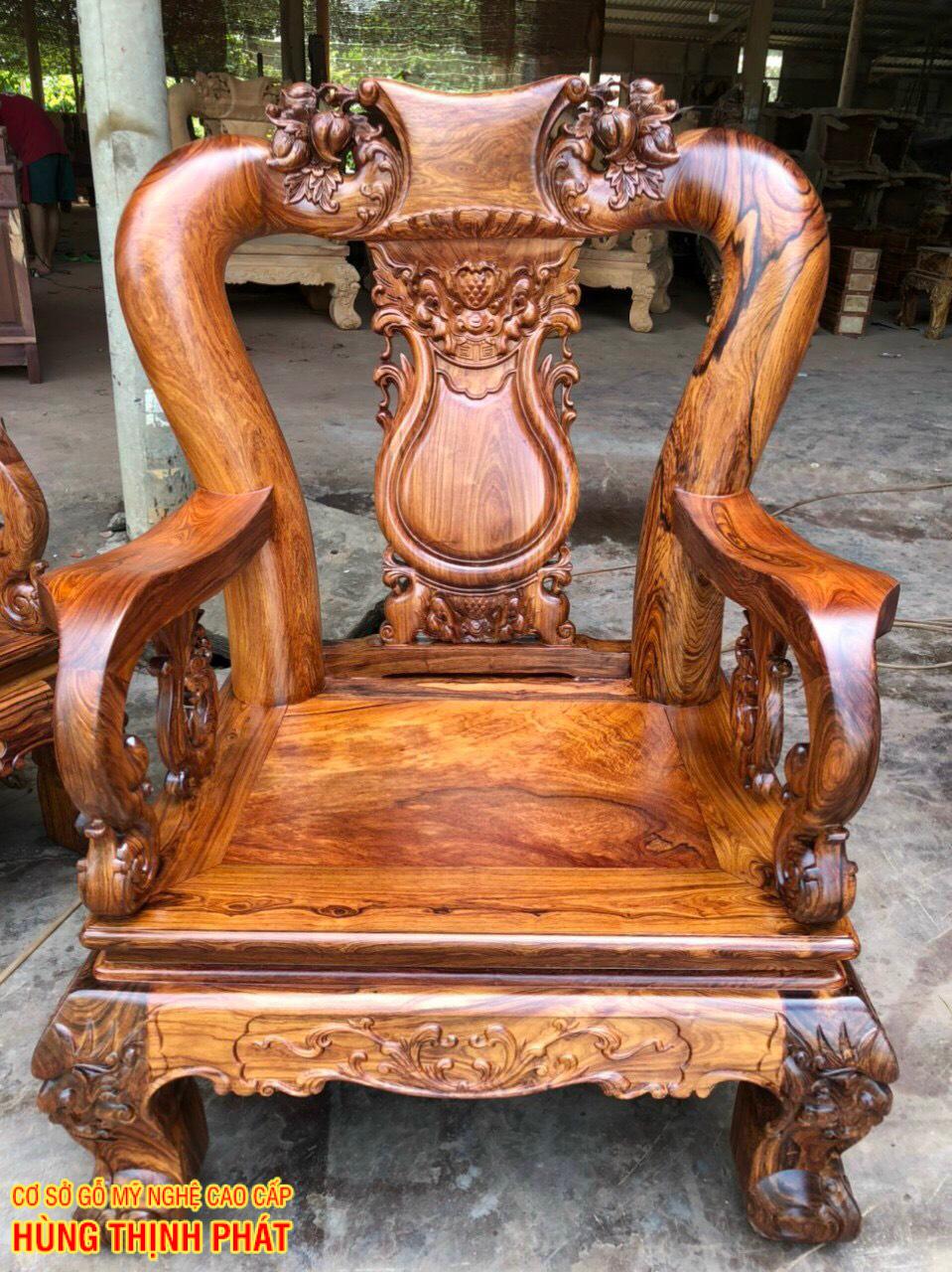 ghế con mẫu triện đào