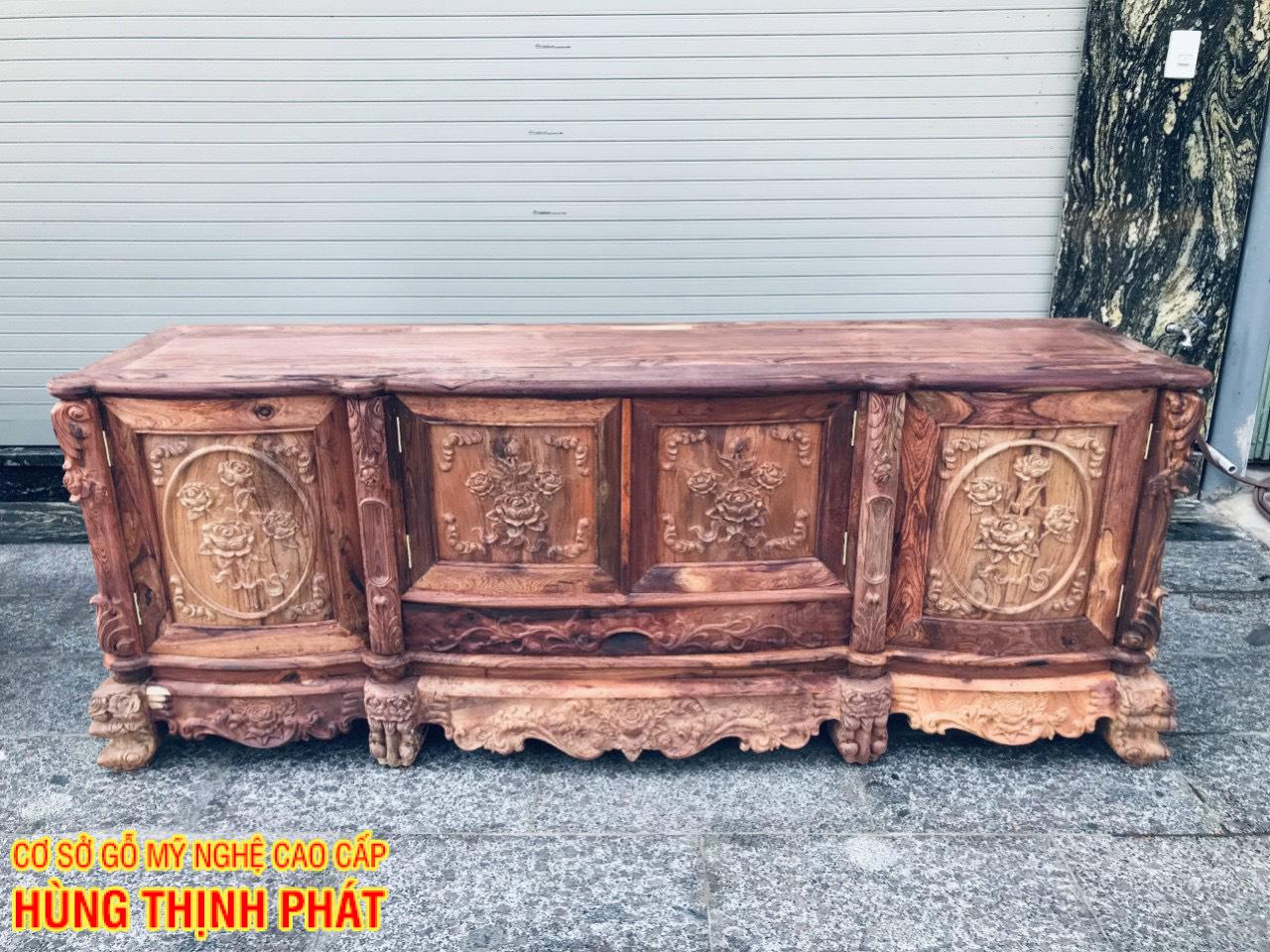 KỆ TI VI GỖ CẨM LAI MẪU HOA HỒNG KTV 002