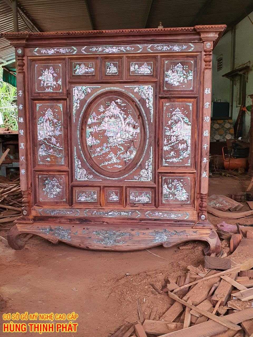 HÌNH ẢNH CHÍNH DIỆN TỦ THỜ GỖ CẨM LAI KHẢM ỐC XÀ CỪ