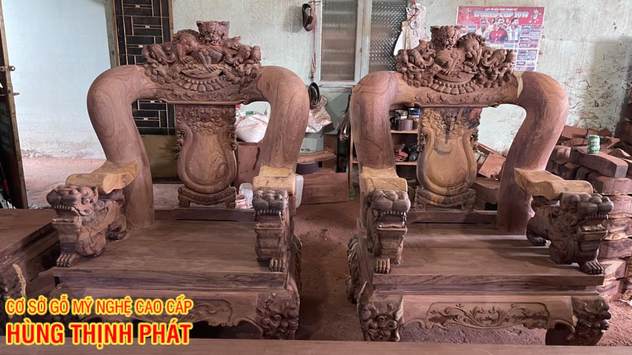 ghễ con của bộ bàn ghế