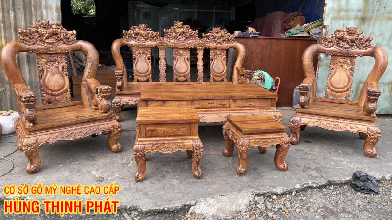 toàn cảnh bộ bàn ghế gỗ cẩm lai sau khi hoàn thiện