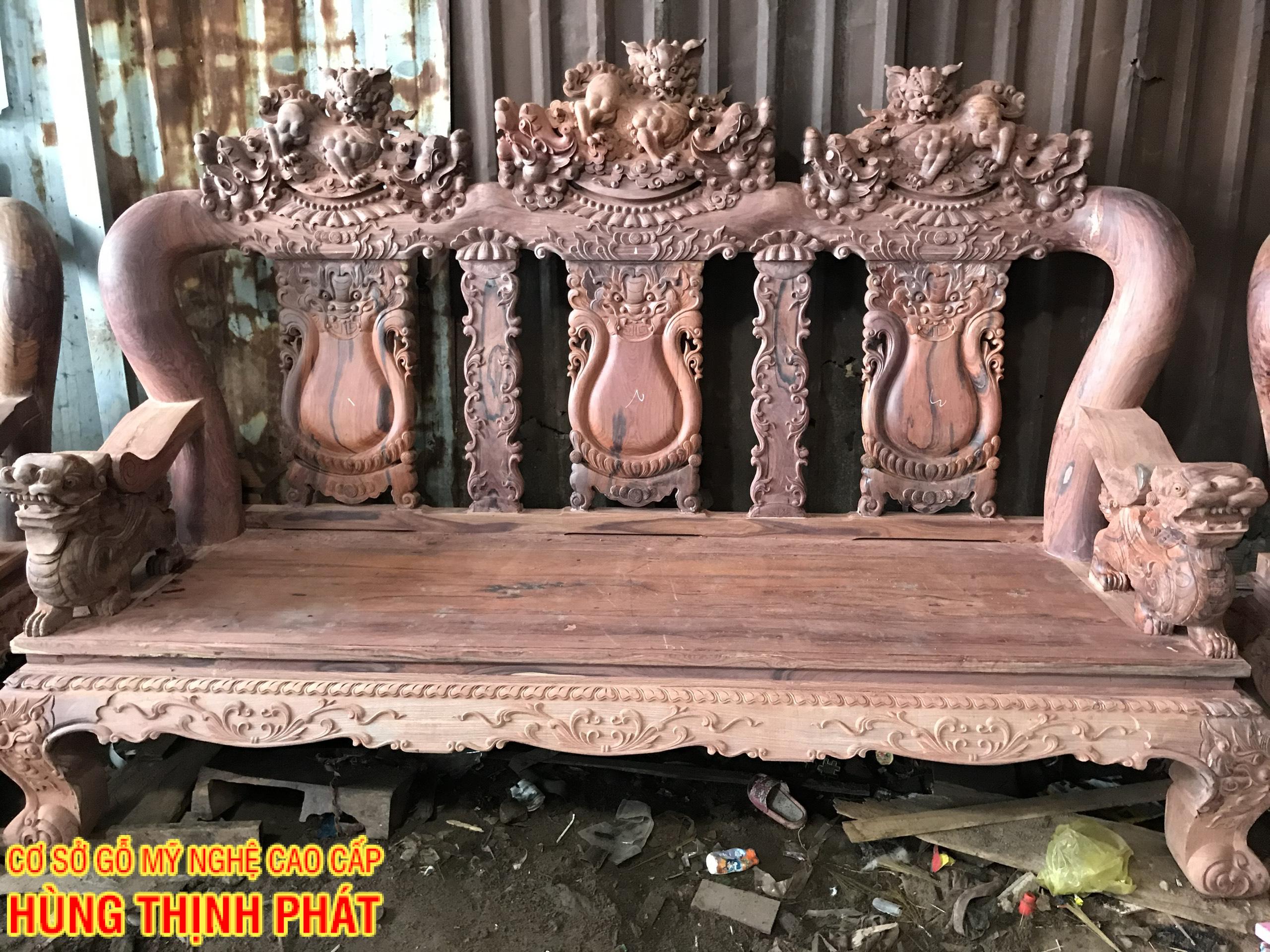 BỘ BÀN GHẾ PHÒNG KHÁCH GỖ CẨM LAI TAY 14 ĐỤC NGHÊ ĐỈNH