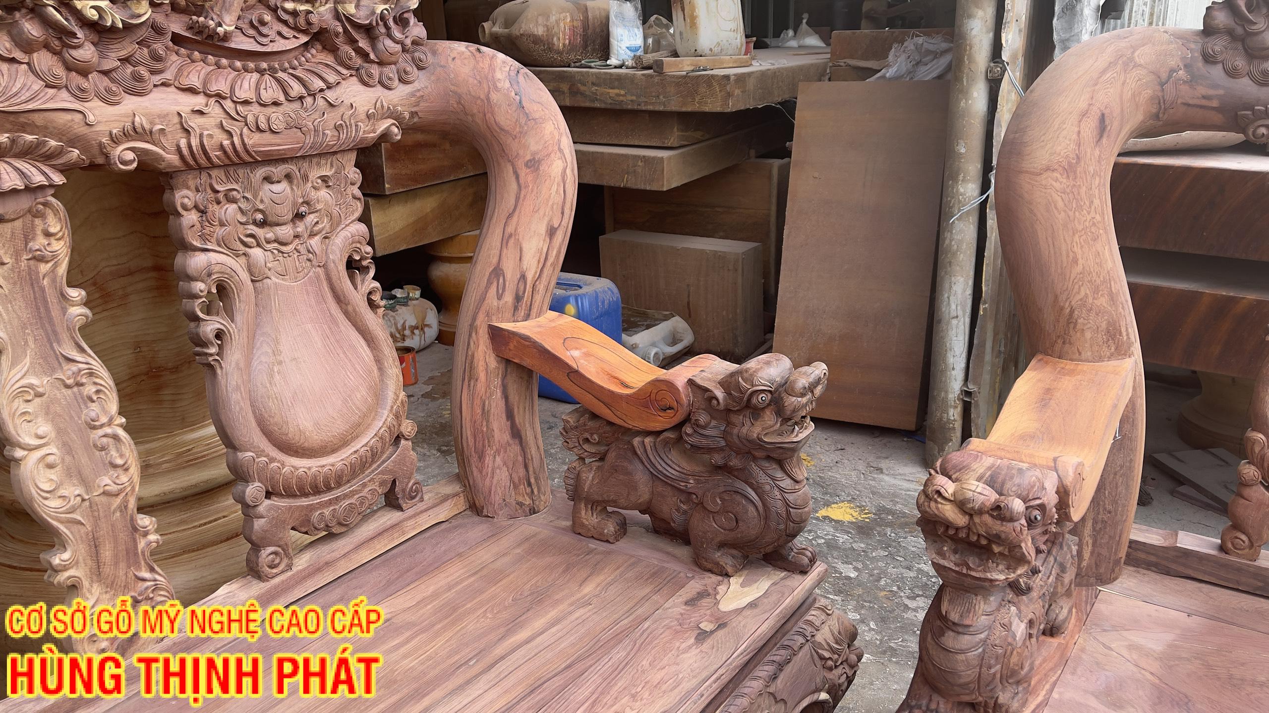 BỘ BÀN GHẾ PHÒNG KHÁCH GỖ CẨM LAI TAY 14 ĐỤC NGHÊ ĐỈNH