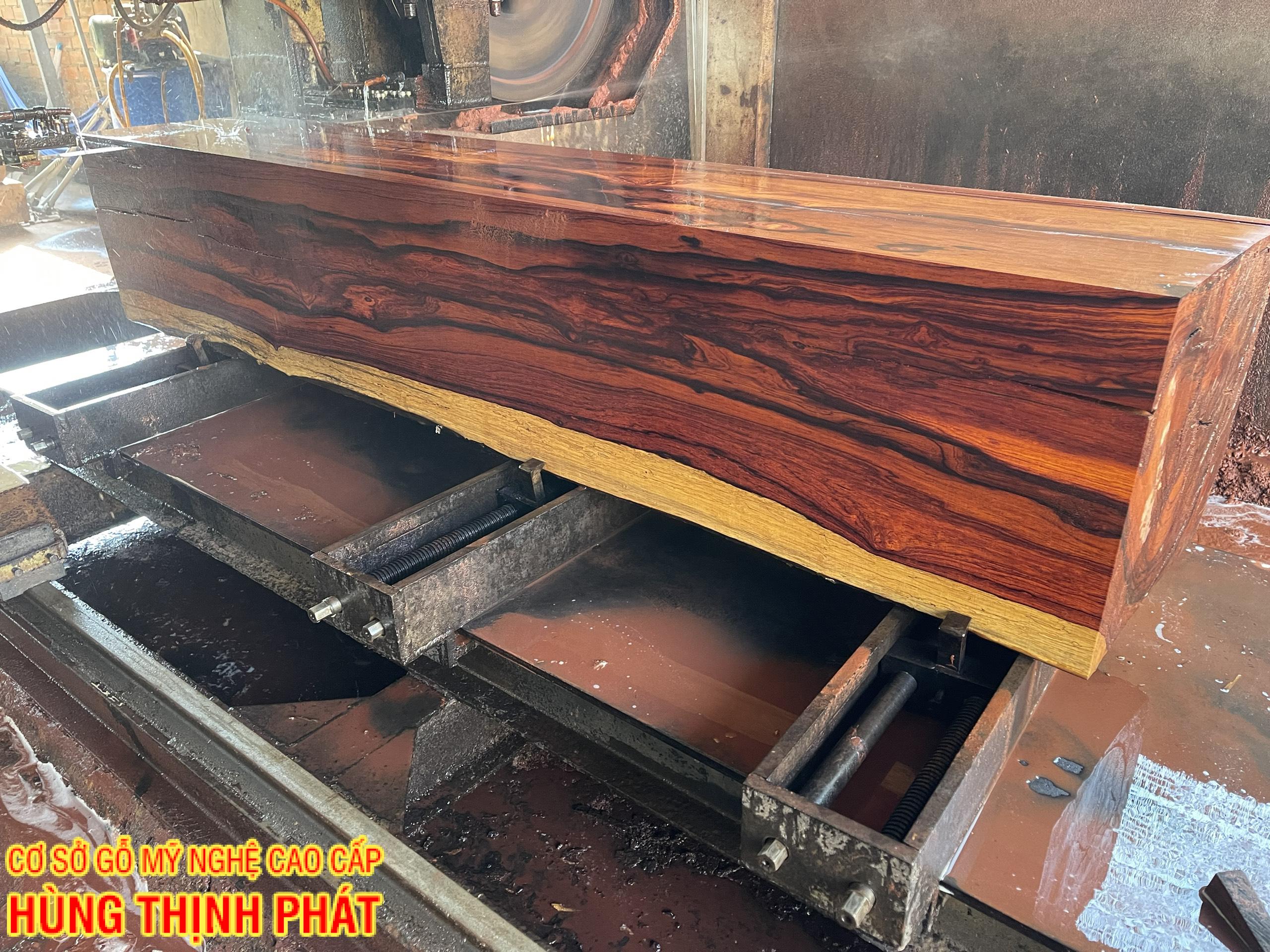 BÀN GHẾ PHÒNG KHÁCH GỖ CẨM LAI TAY 20 HÀNG ĐỘC