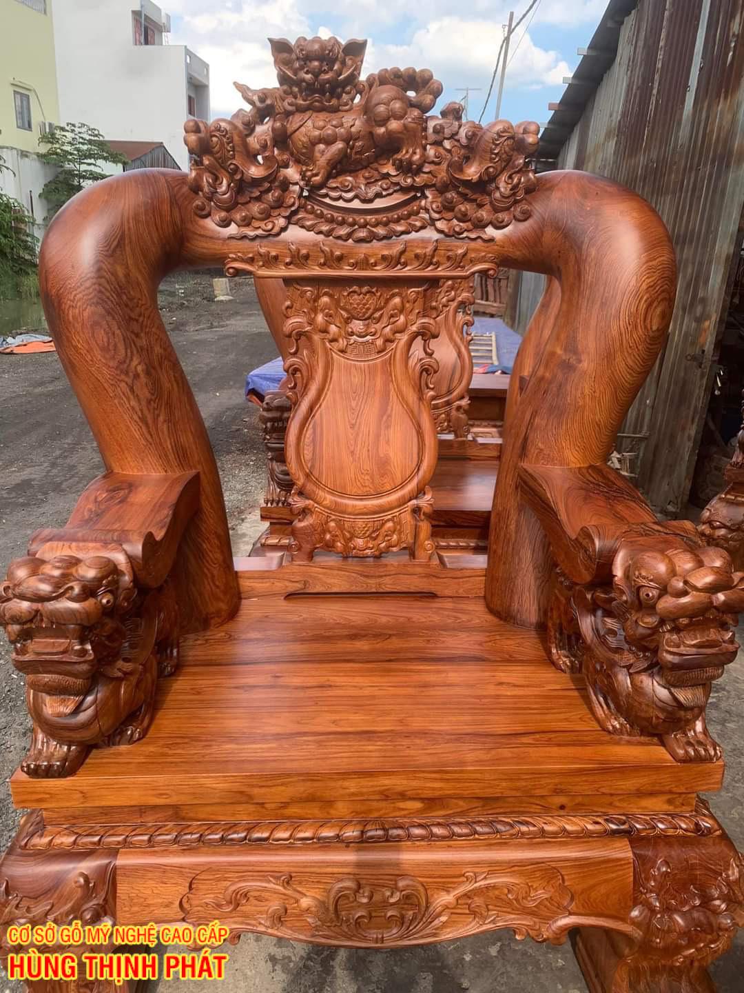 BÀN GHẾ PHÒNG KHÁCH GỖ CẨM LAI TAY 25 HÀNG HOÀN THIỆN SIÊU KHỦNG