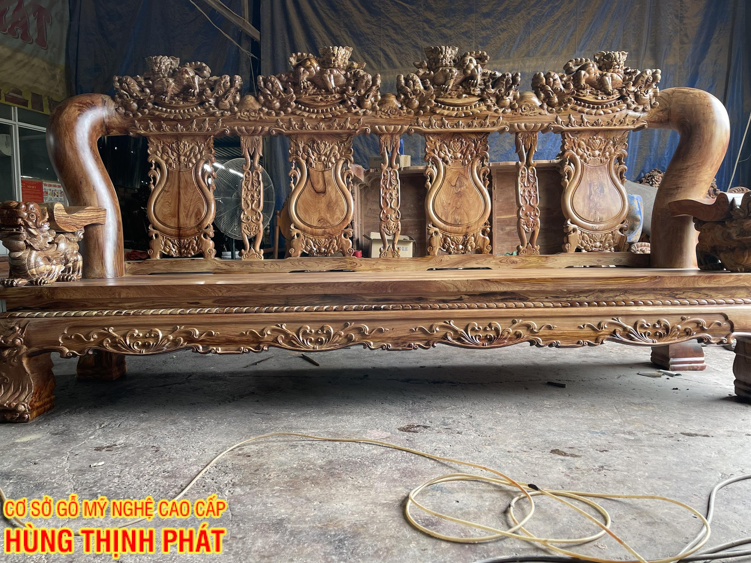 BÀN GHẾ PHÒNG KHÁCH GỖ CẨM LAI TAY 25 HÀNG HOÀN THIỆN SIÊU KHỦNG