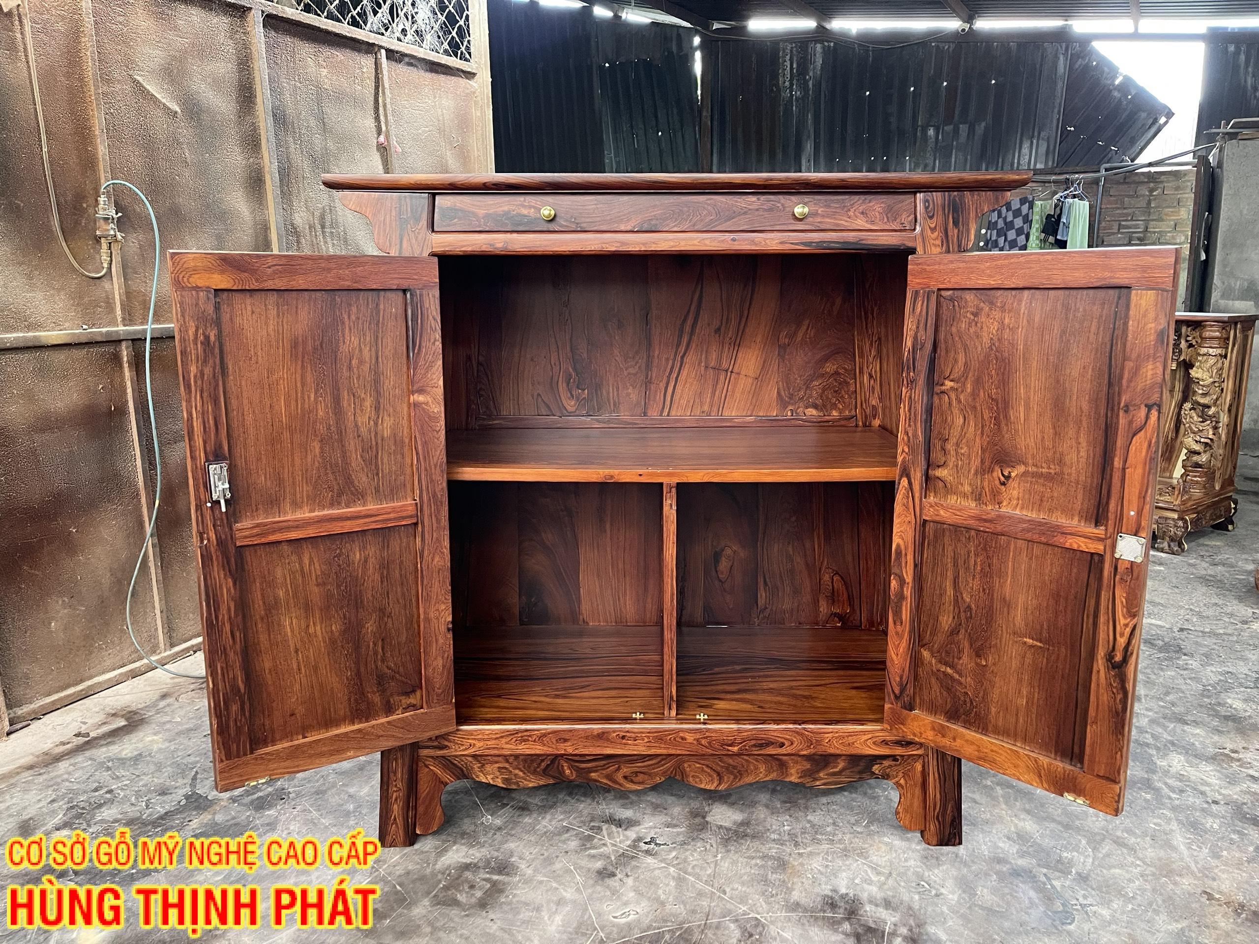 TỦ THỜ GỖ CẨM LAI 2 CÁNH CHẠM HOA LÁ SEN