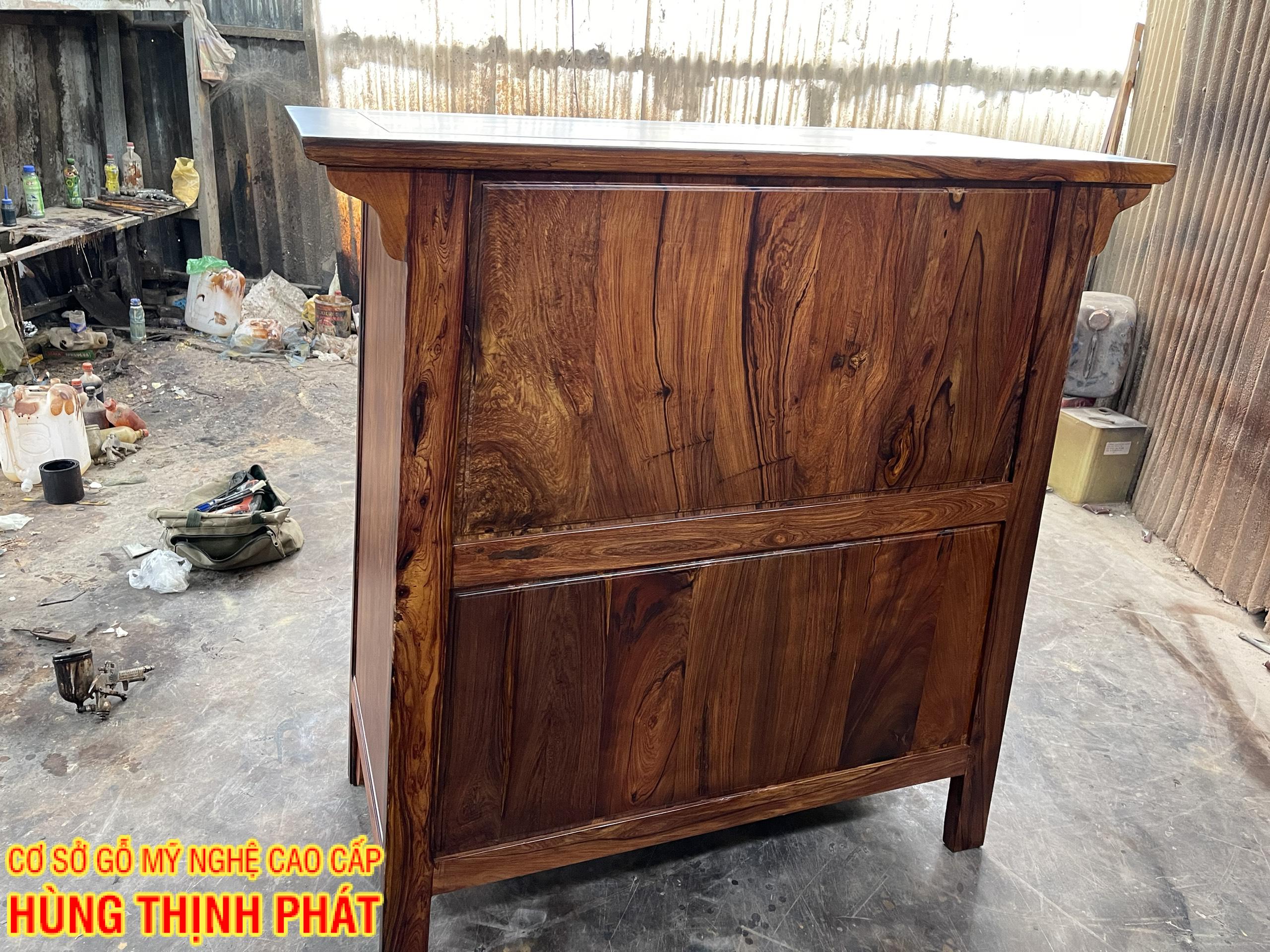 TỦ THỜ GỖ CẨM LAI 2 CÁNH CHẠM HOA LÁ SEN