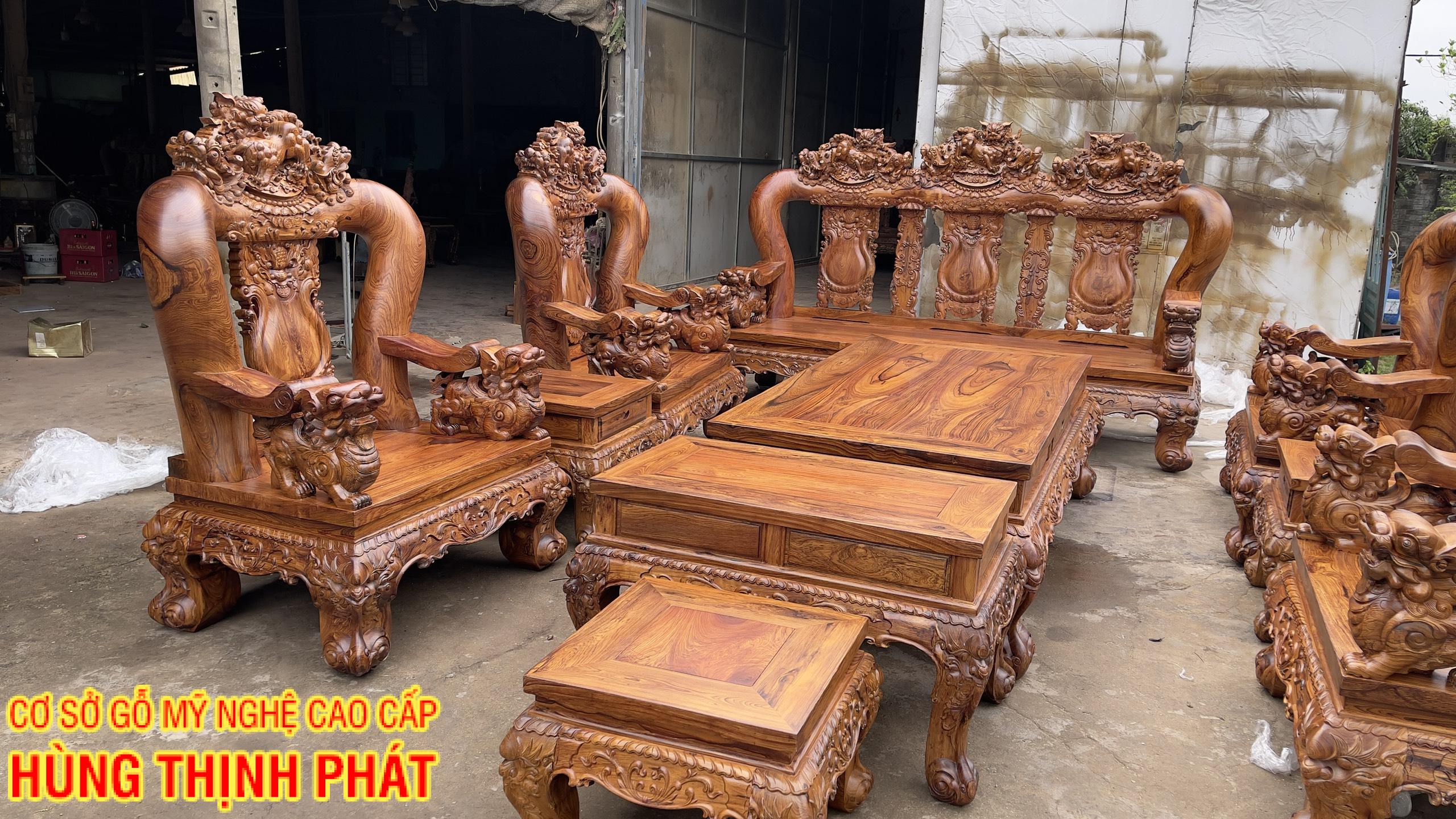 BÀN GHẾ PHÒNG KHÁCH GỖ CẨM LAI TAY 20 ĐỤC NGHÊ 11 MÓN