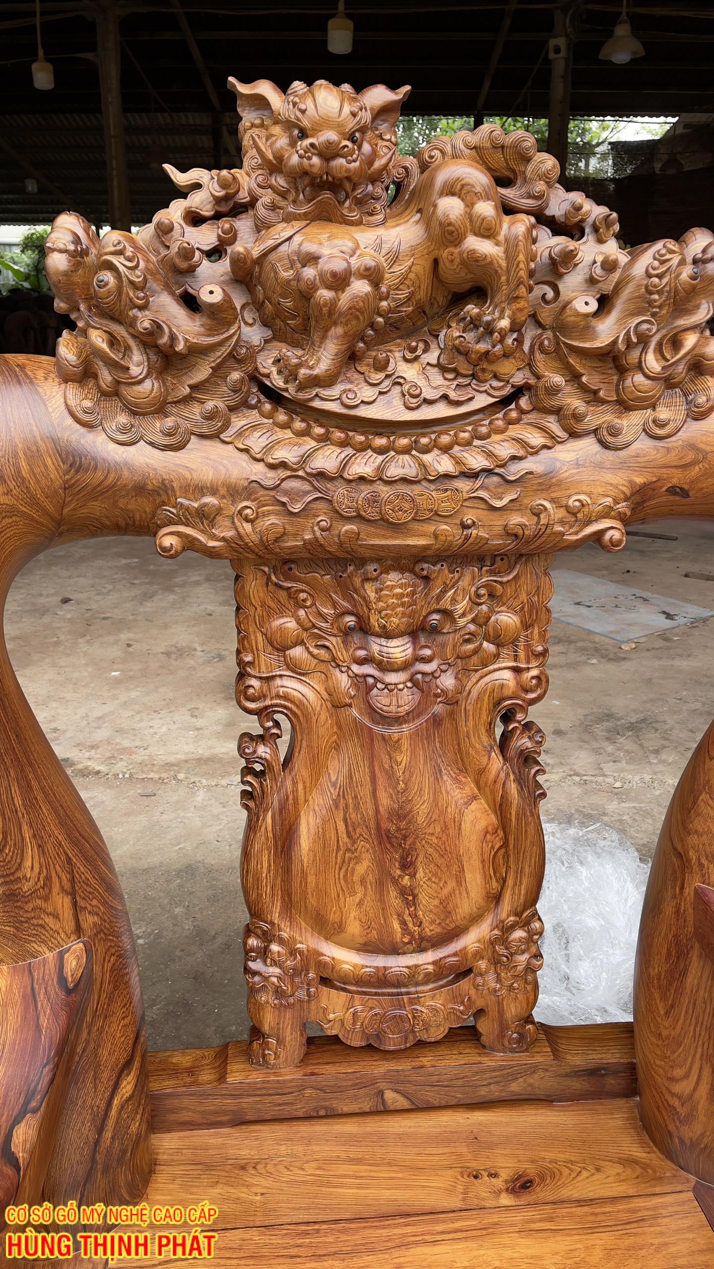 BÀN GHẾ PHÒNG KHÁCH GỖ CẨM LAI TAY 20 ĐỤC NGHÊ 11 MÓN