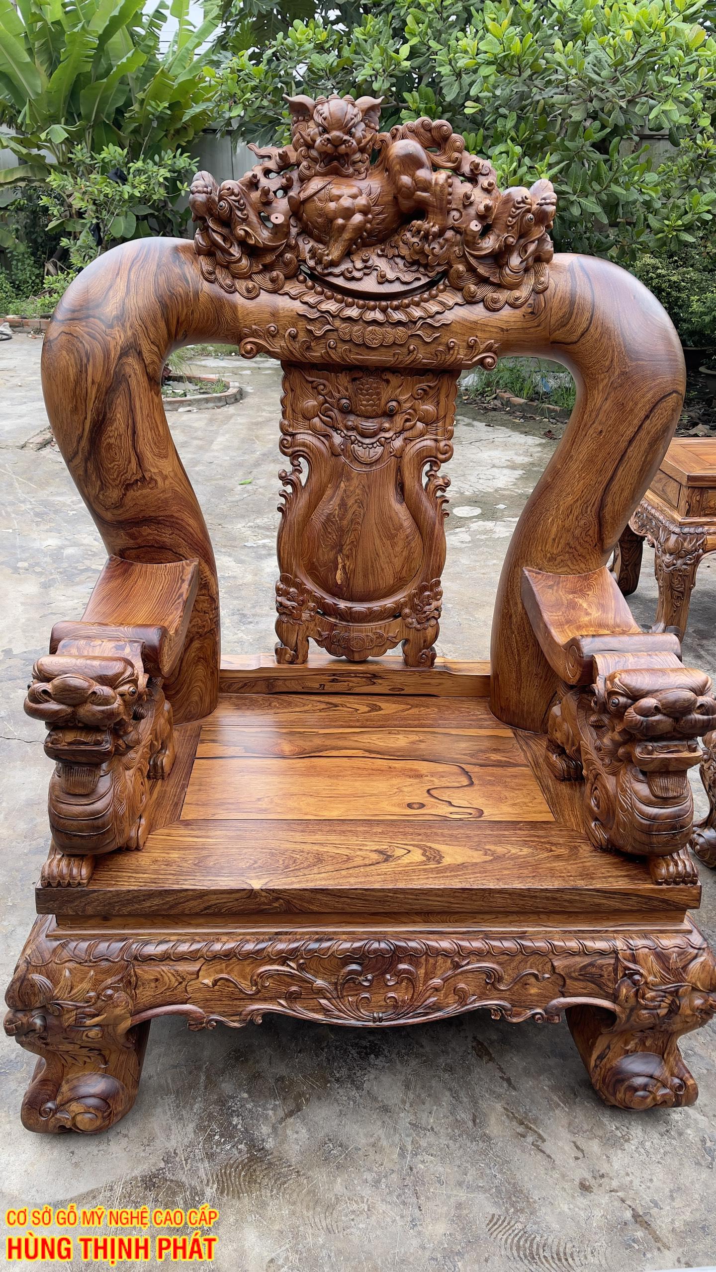 BÀN GHẾ PHÒNG KHÁCH GỖ CẨM LAI TAY 20 ĐỤC NGHÊ 11 MÓN