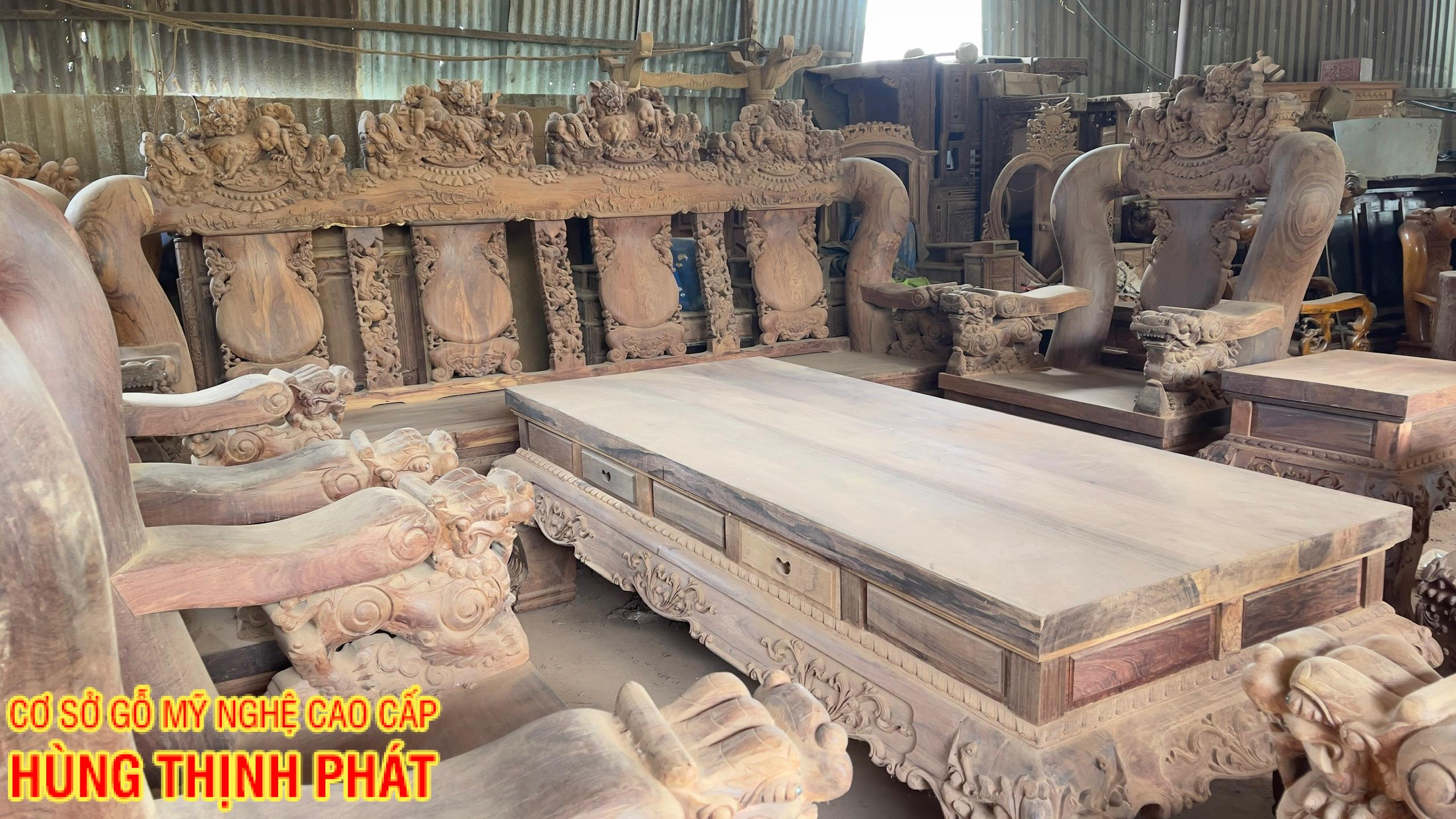 BỘ BÀN GHẾ CẨM LAI TAY 24 10 MÓN ĐỤC NGHÊ ĐỈNH