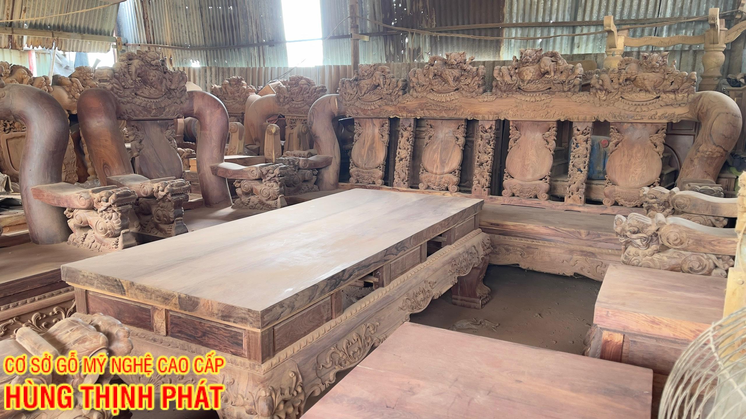 BỘ BÀN GHẾ CẨM LAI TAY 24 10 MÓN ĐỤC NGHÊ ĐỈNH