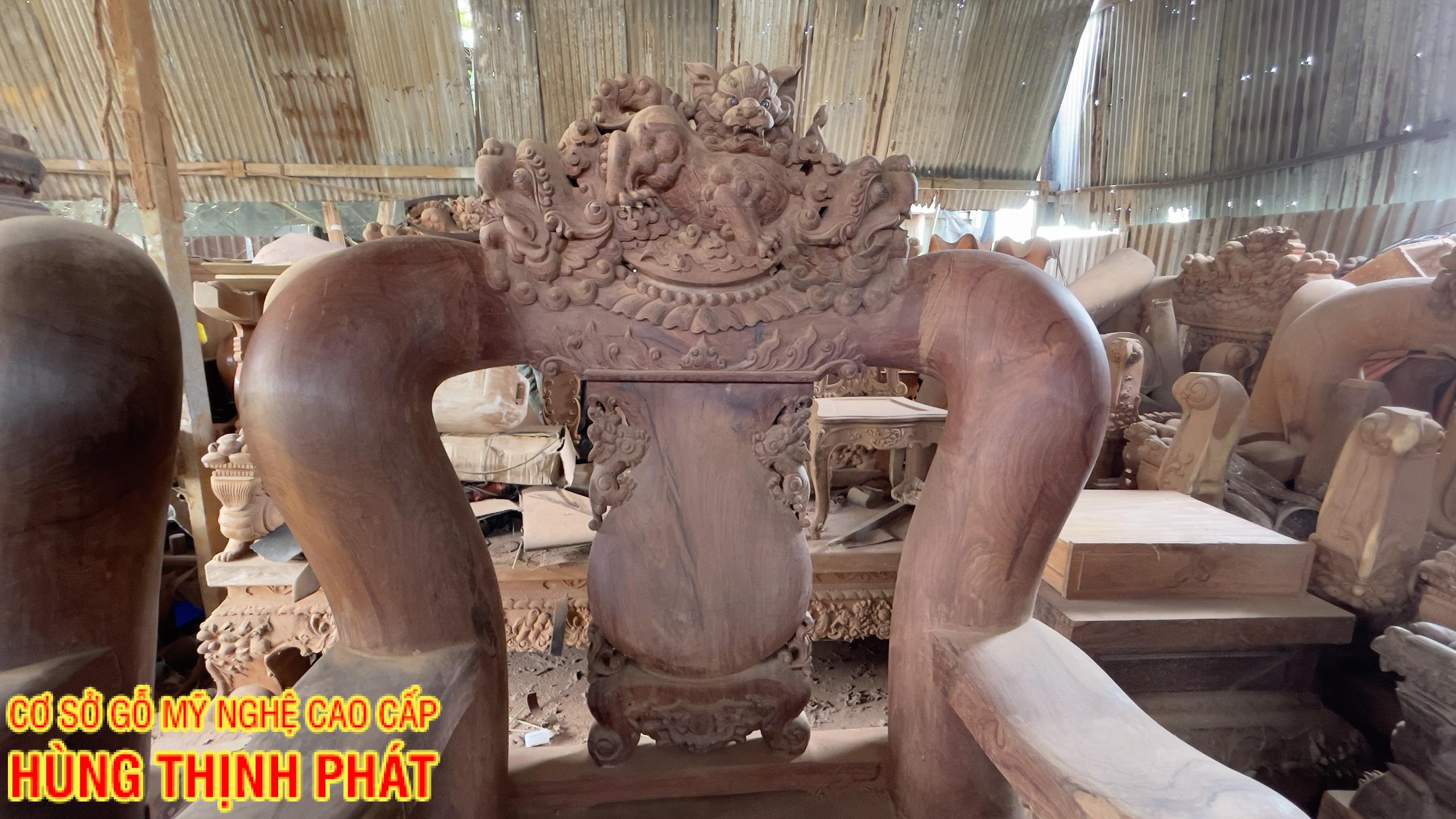 BỘ BÀN GHẾ CẨM LAI TAY 24 10 MÓN ĐỤC NGHÊ ĐỈNH