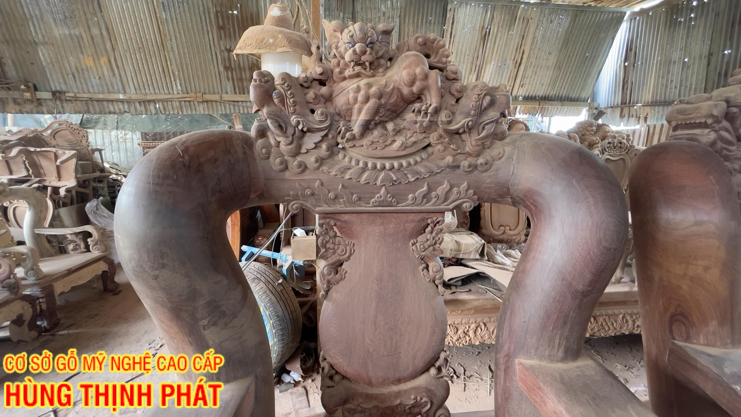 BỘ BÀN GHẾ CẨM LAI TAY 24 10 MÓN ĐỤC NGHÊ ĐỈNH