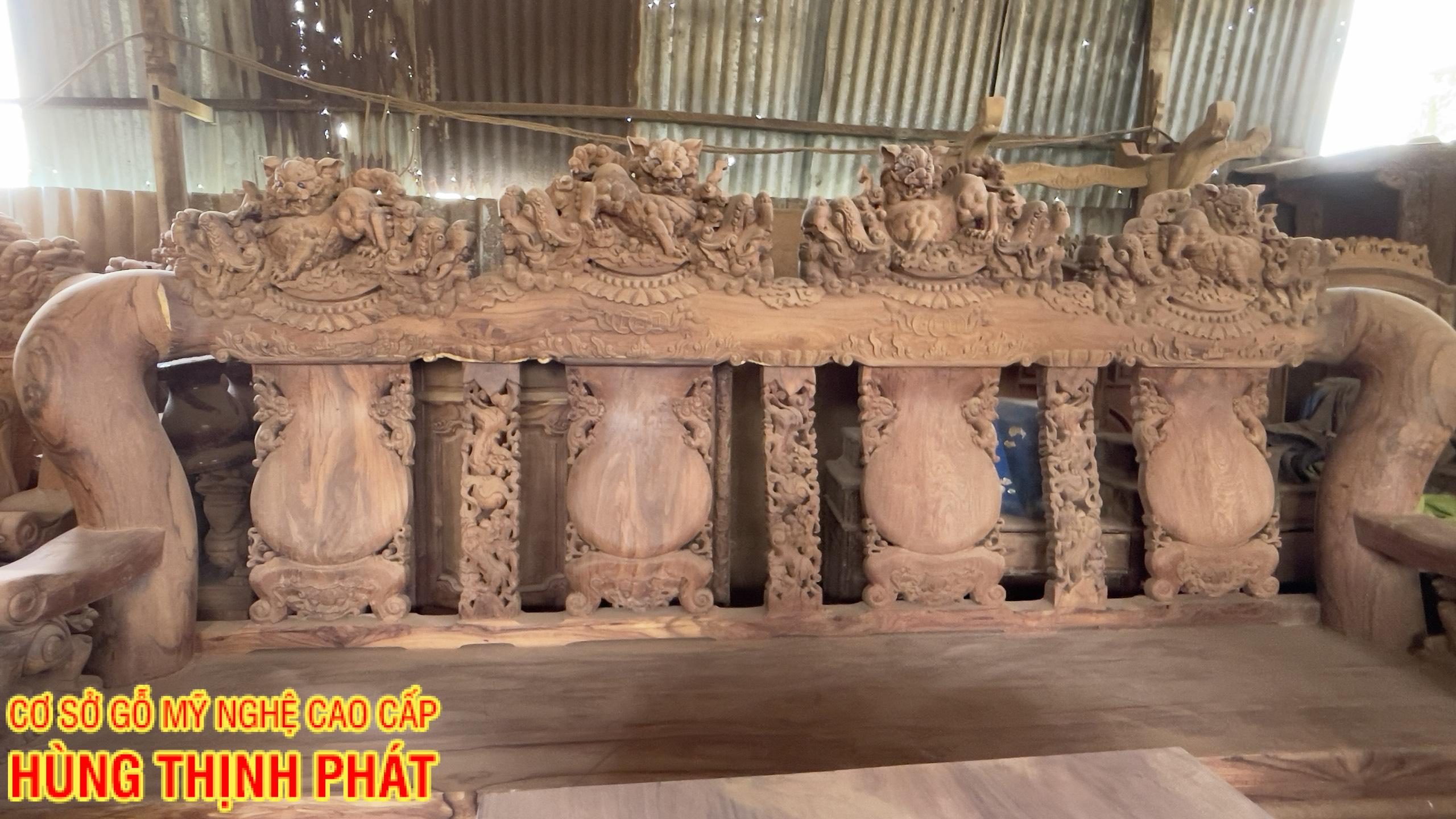 BỘ BÀN GHẾ CẨM LAI TAY 24 10 MÓN ĐỤC NGHÊ ĐỈNH