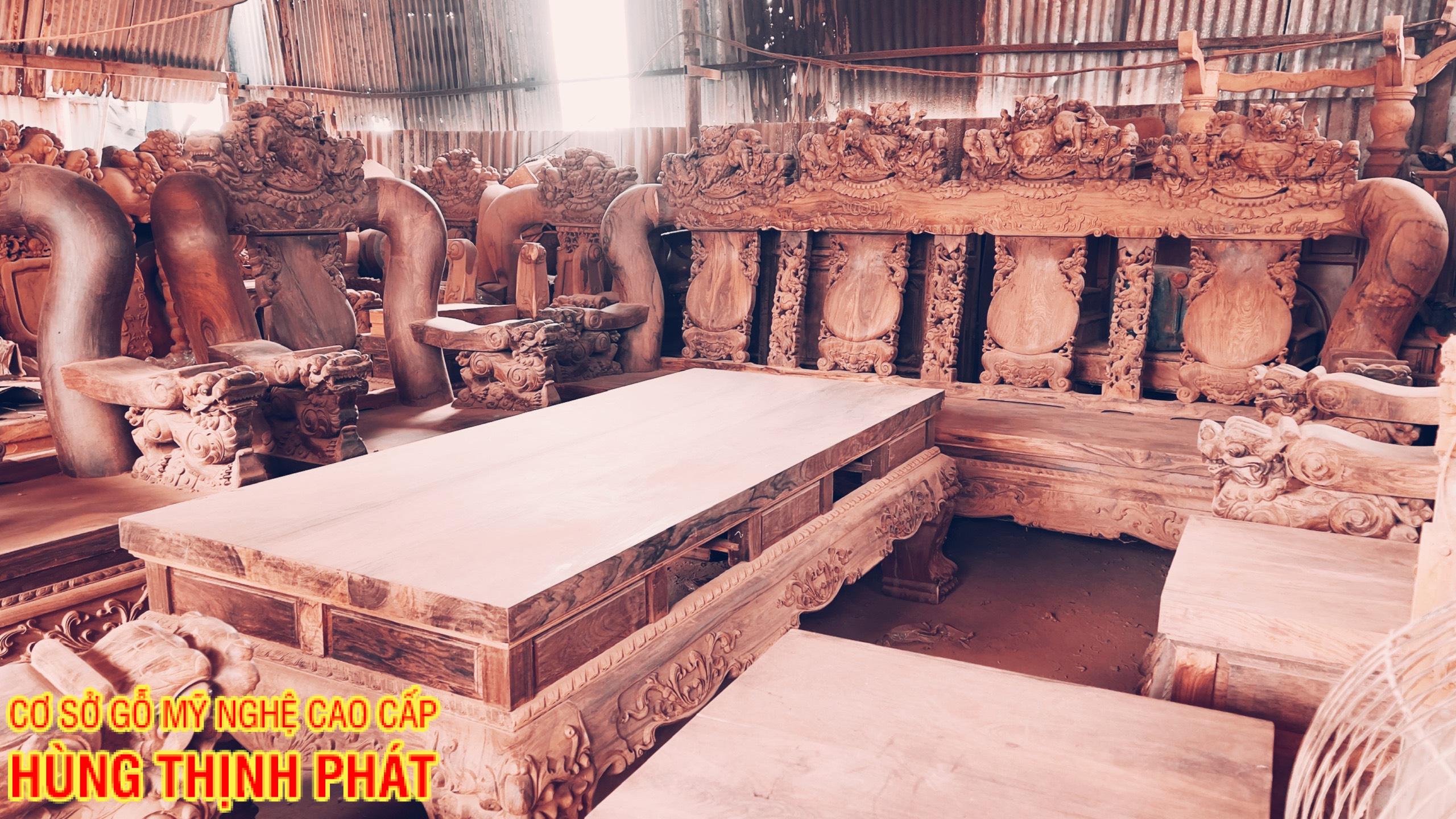 BỘ BÀN GHẾ CẨM LAI TAY 24 10 MÓN ĐỤC NGHÊ ĐỈNH