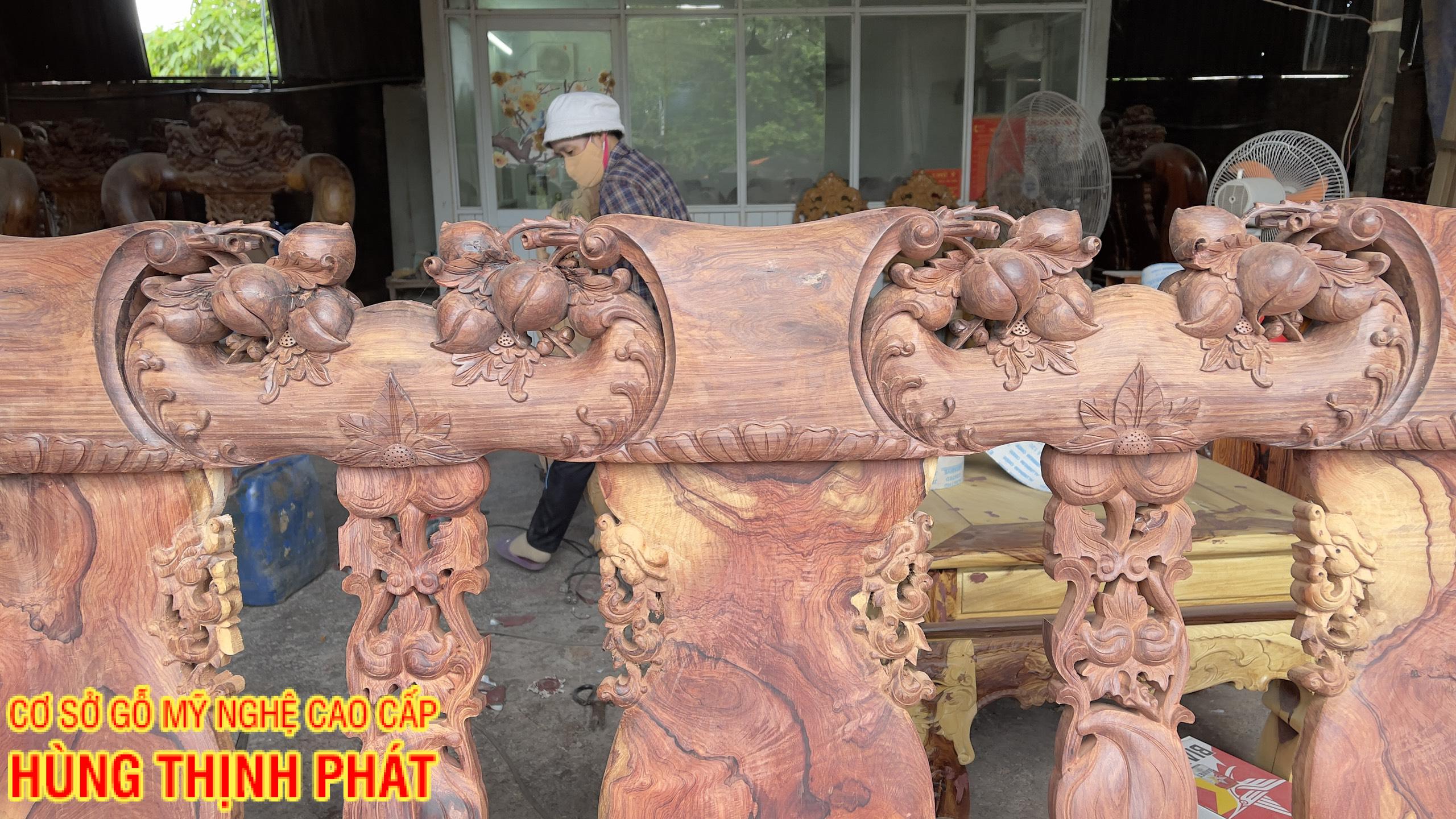 Bộ bàn ghế phòng khách gỗ Cẩm Phèo 6 món tay cột 12 mộc - Sự quý hiếm và độc đáo