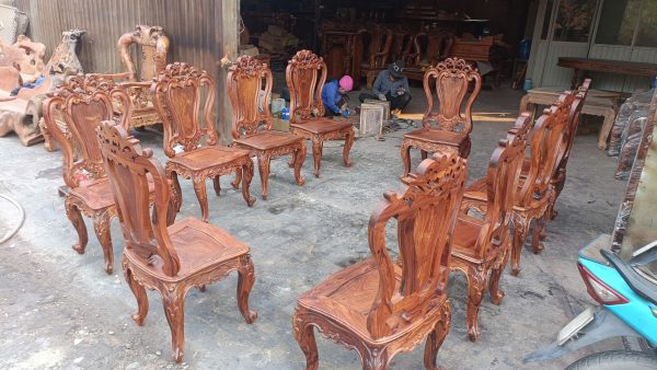 Bộ Bàn Ghế Ăn Gỗ Cẩm Lai Louis 11 Món – Đẳng Cấp Sang Trọng Cho Phòng Bếp Của Bạn
