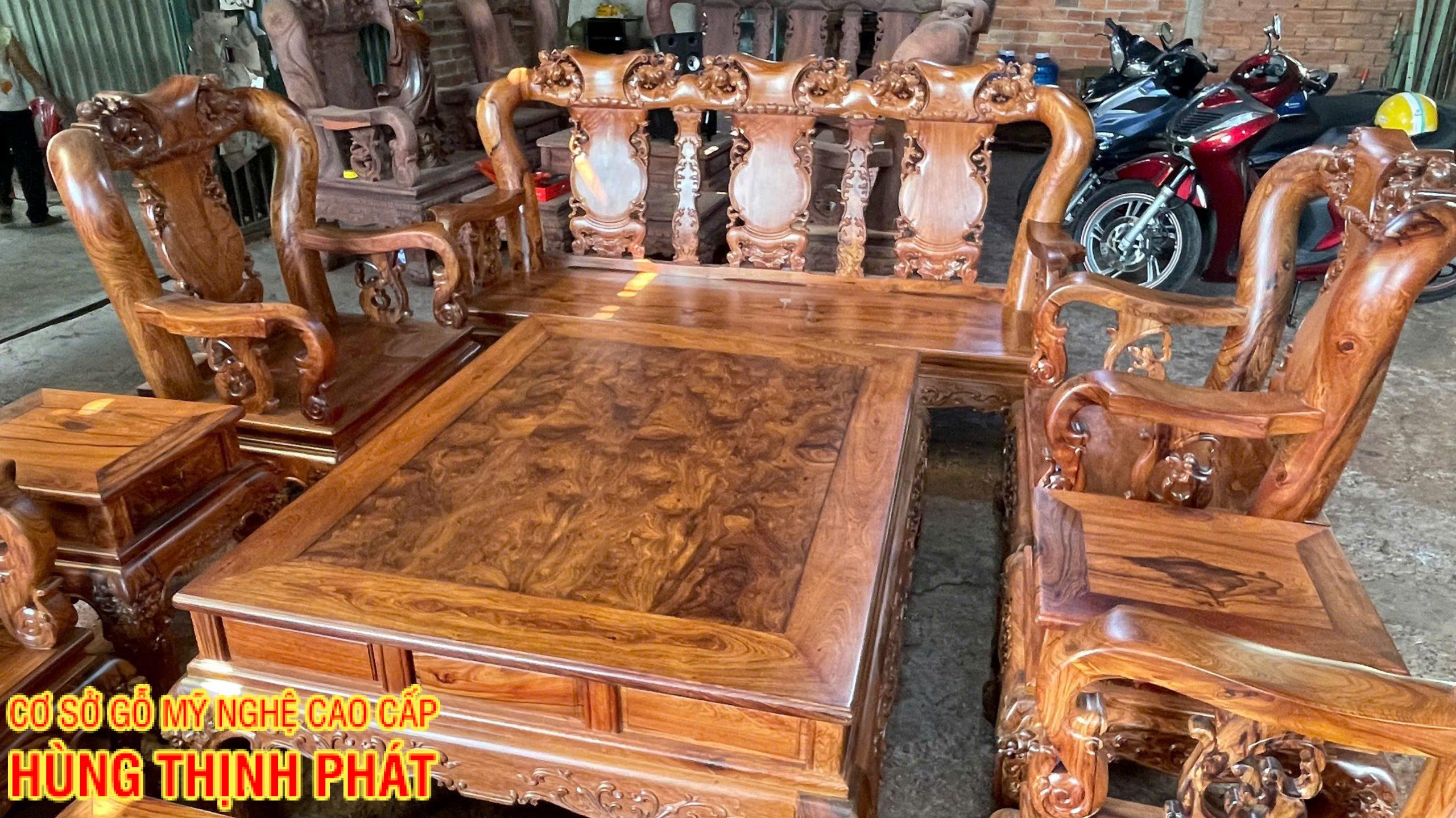 Bộ Bàn Ghế Triện Đào Tay 12 Gỗ Cẩm Lai – Nét Sang Trọng Bền Vững Cho Phòng Khách