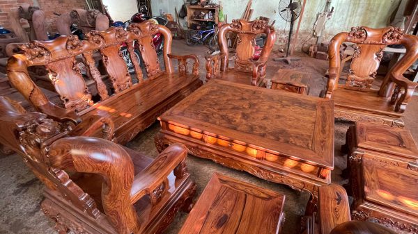 Bộ Bàn Ghế Triện Đào Tay 12 Gỗ Cẩm Lai – Nét Sang Trọng Bền Vững Cho Phòng Khách