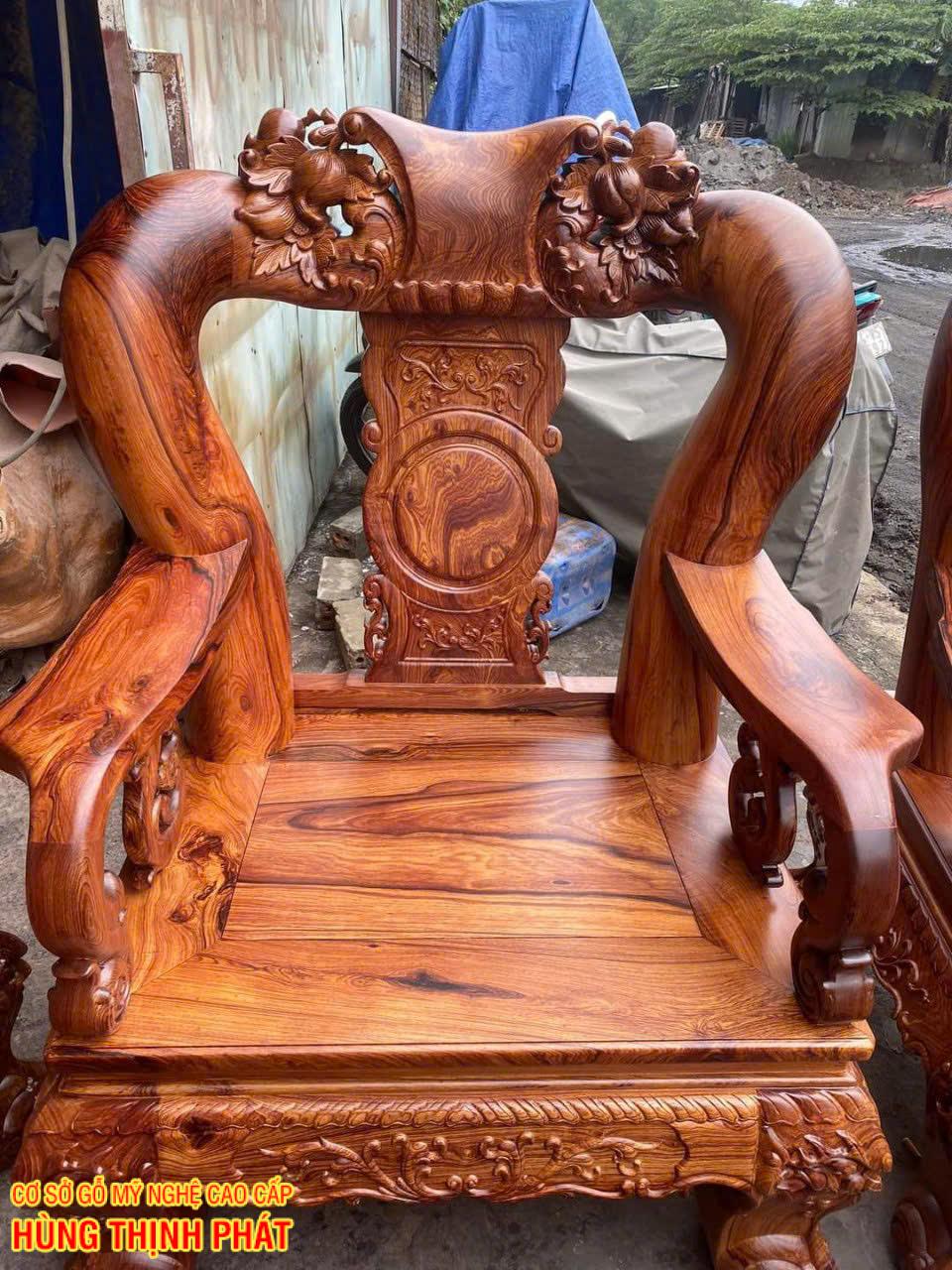 Bộ Bàn Ghế Chạm Đào Tay 16 Gỗ Cẩm Lai 10 Món