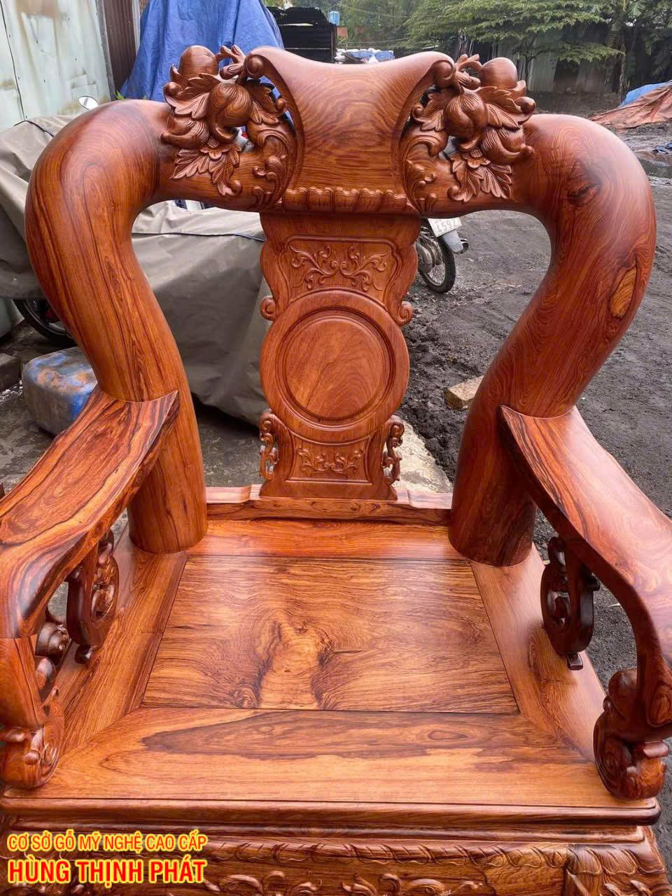 Bộ Bàn Ghế Chạm Đào Tay 16 Gỗ Cẩm Lai 10 Món
