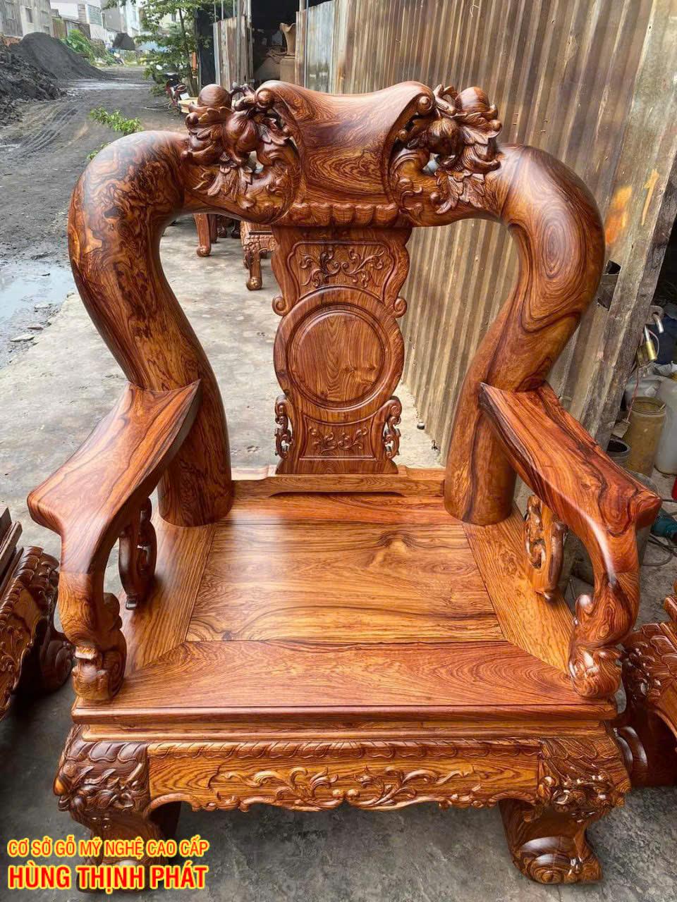 Bộ Bàn Ghế Chạm Đào Tay 16 Gỗ Cẩm Lai 10 Món