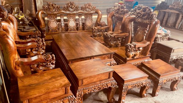 Bộ Bàn Ghế Gỗ Cẩm Lai Mặt Tràn Tay 14 Đục Chạm Nghê – Tuyệt Tác Phong Thủy Cho Phòng Khách Hiện Đại