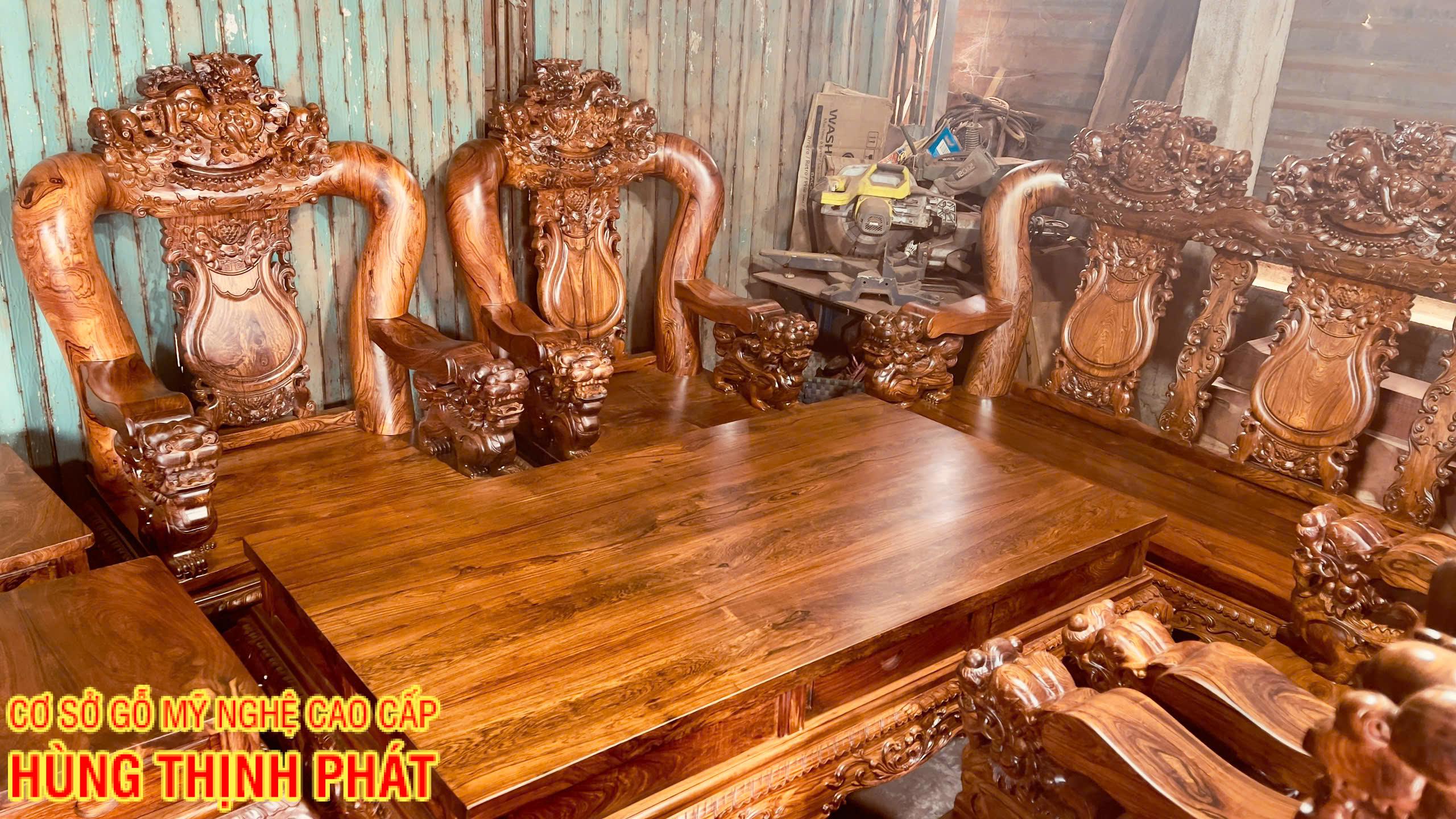 Bộ Bàn Ghế Gỗ Cẩm Lai Mặt Tràn Tay 14 Đục Chạm Nghê – Tuyệt Tác Phong Thủy Cho Phòng Khách Hiện Đại