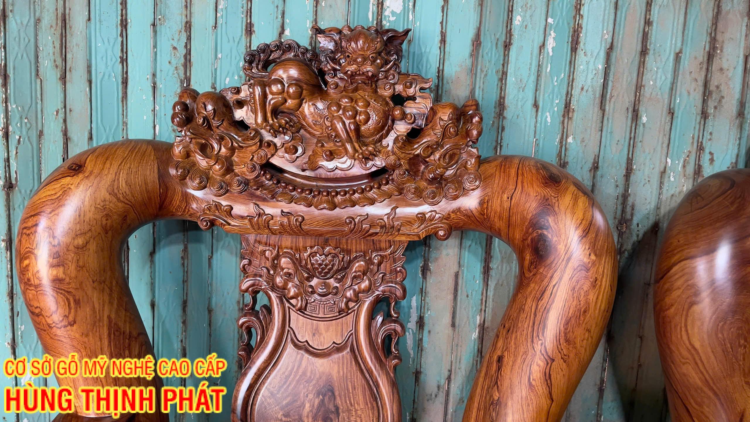 Bộ Bàn Ghế Gỗ Cẩm Lai Mặt Tràn Tay 14 Đục Chạm Nghê – Tuyệt Tác Phong Thủy Cho Phòng Khách Hiện Đại