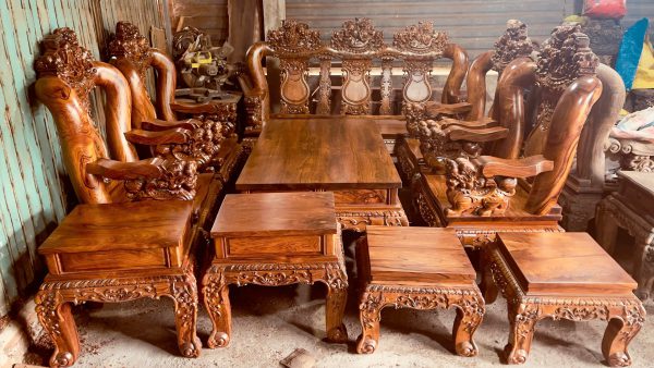 Bộ Bàn Ghế Gỗ Cẩm Lai Mặt Tràn Tay 14 Đục Chạm Nghê – Tuyệt Tác Phong Thủy Cho Phòng Khách Hiện Đại