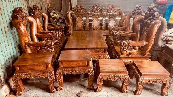 Bộ Bàn Ghế Gỗ Cẩm Lai Mặt Tràn Tay 14 Đục Chạm Nghê – Tuyệt Tác Phong Thủy Cho Phòng Khách Hiện Đại