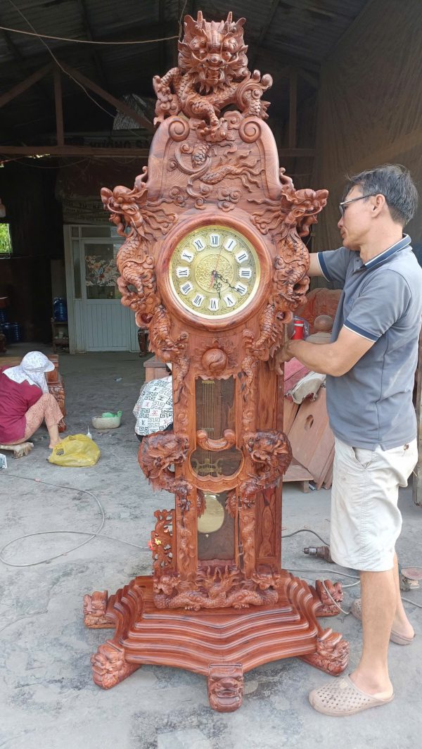 Đồng Hồ Cây Gỗ Cẩm Lai Tân Cổ Điển – Tuyệt Tác Song Long Cửu Long Từ Đồ Gỗ Hùng Thịnh Phát